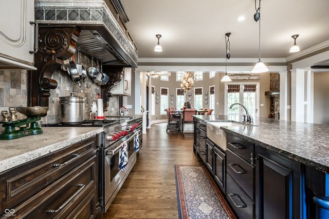 1089 Laurelwood, Carmel, IN 46032