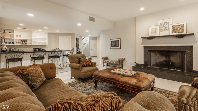 1089 Laurelwood, Carmel, IN 46032
