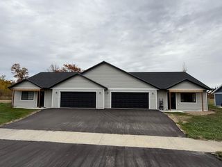 6809 Hamilton Park NW 11, Bemidji, MN 56601