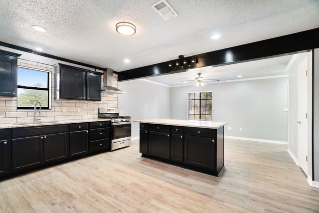 315 County Road 44100, Powderly, TX 75473