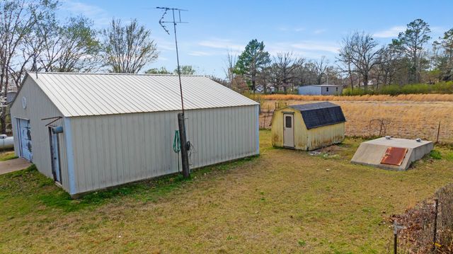 315 County Road 44100, Powderly, TX 75473