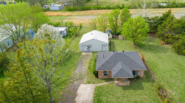 315 County Road 44100, Powderly, TX 75473