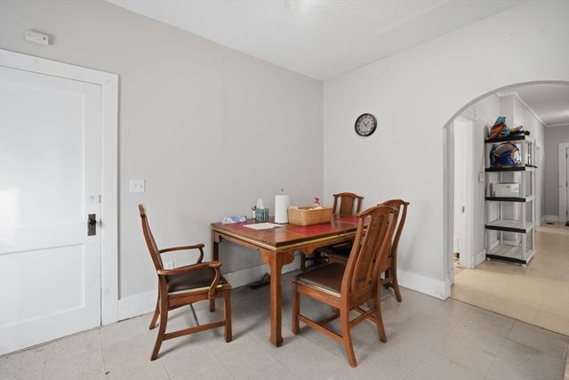 340 Oak St, Springfield, MA 01151