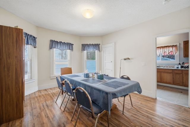 340 Oak St, Springfield, MA 01151