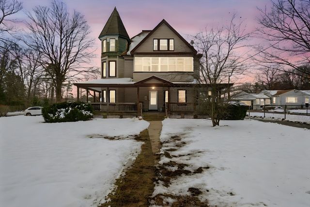 340 Oak St, Springfield, MA 01151