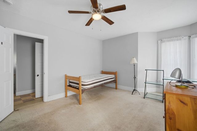 340 Oak St, Springfield, MA 01151