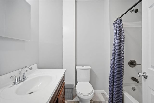 340 Oak St, Springfield, MA 01151