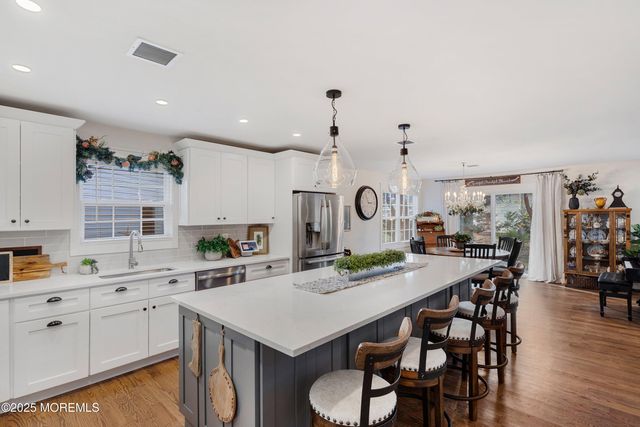 16 Zapata Court, Toms River, NJ 08757