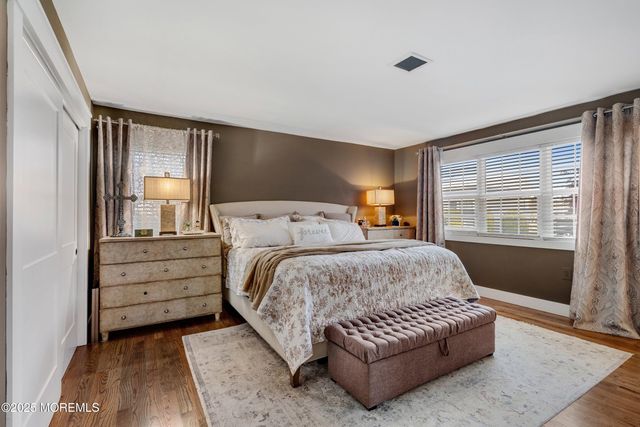 16 Zapata Court, Toms River, NJ 08757