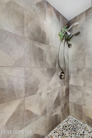 16 Zapata Court, Toms River, NJ 08757