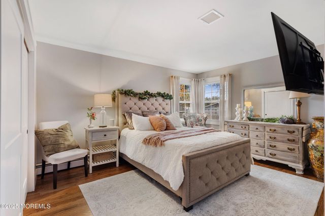 16 Zapata Court, Toms River, NJ 08757