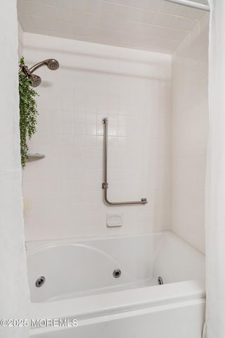 16 Zapata Court, Toms River, NJ 08757