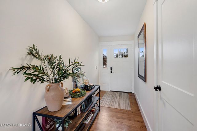 16 Zapata Court, Toms River, NJ 08757