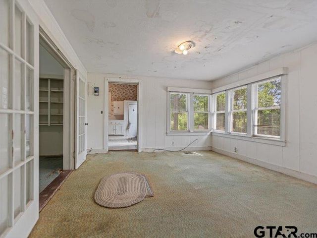 529 E FM 323, Palestine, TX 75801