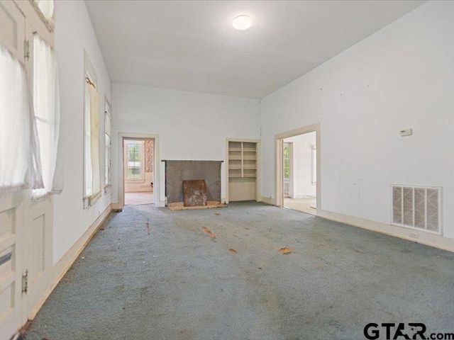 529 E FM 323, Palestine, TX 75801