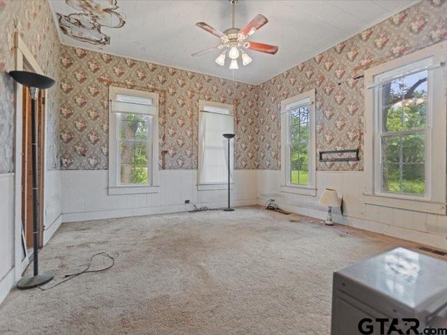 529 E FM 323, Palestine, TX 75801