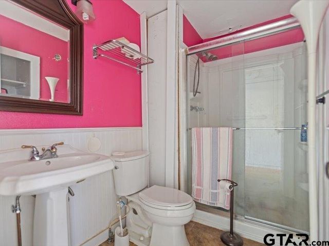 529 E FM 323, Palestine, TX 75801