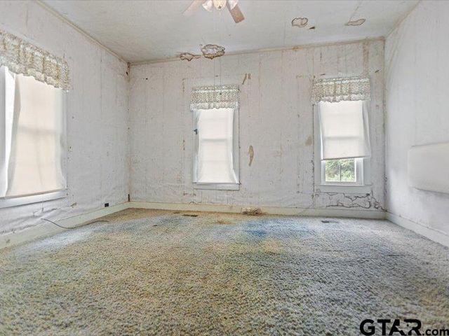 529 E FM 323, Palestine, TX 75801