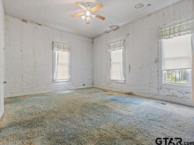 529 E FM 323, Palestine, TX 75801