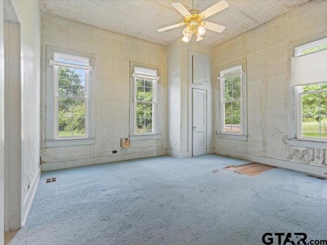 529 E FM 323, Palestine, TX 75801