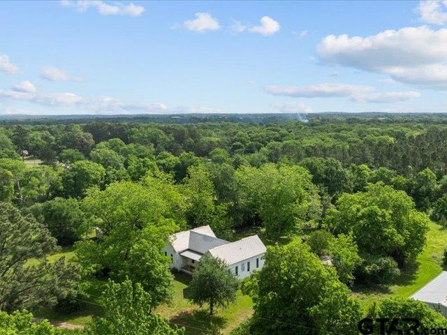 529 E FM 323, Palestine, TX 75801