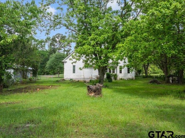 529 E FM 323, Palestine, TX 75801