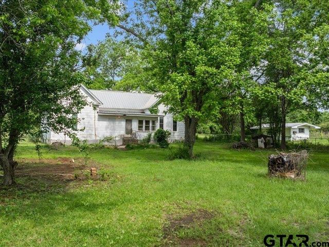 529 E FM 323, Palestine, TX 75801