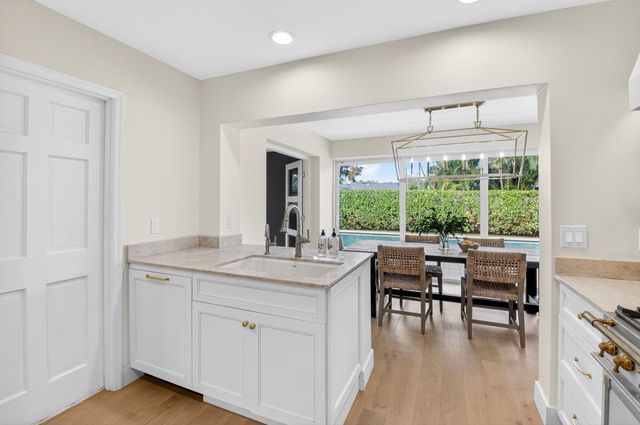 525 Sunset Road, Boynton Beach, FL 33435