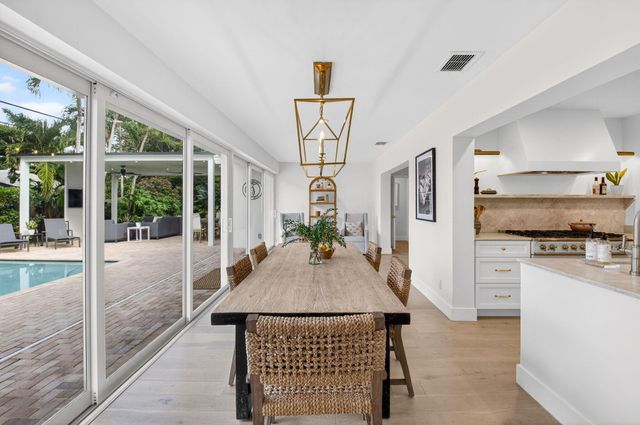 525 Sunset Road, Boynton Beach, FL 33435