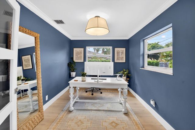 525 Sunset Road, Boynton Beach, FL 33435