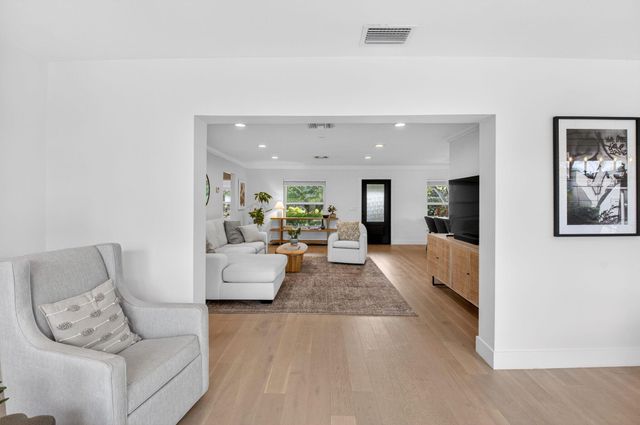 525 Sunset Road, Boynton Beach, FL 33435