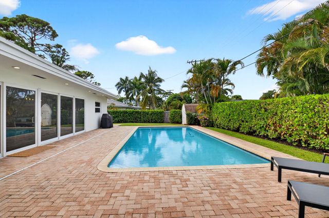 525 Sunset Road, Boynton Beach, FL 33435