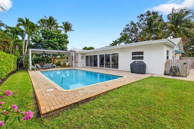 525 Sunset Road, Boynton Beach, FL 33435