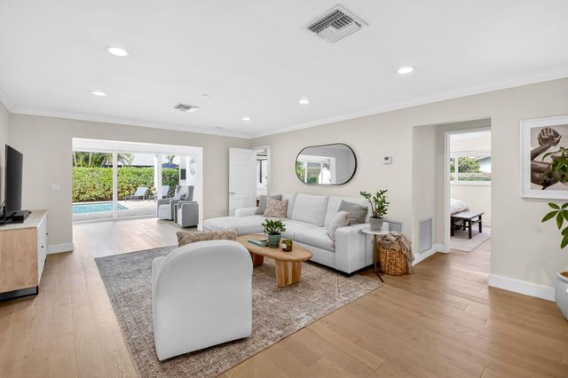 525 Sunset Road, Boynton Beach, FL 33435