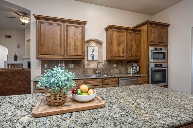 1898 Maverick Trail, Las Cruces, NM 88007