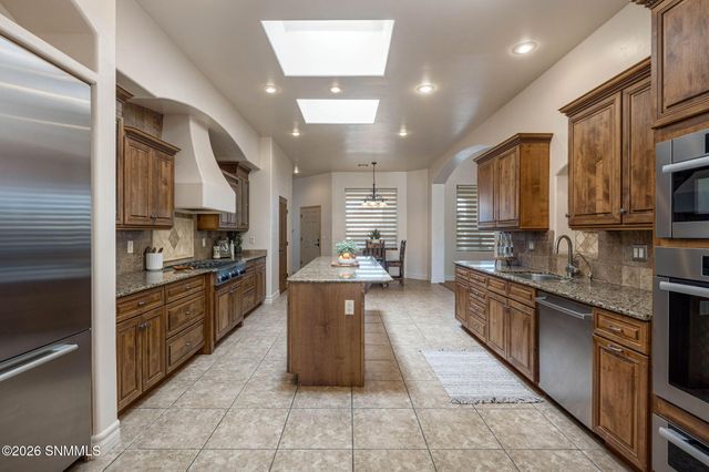 1898 Maverick Trail, Las Cruces, NM 88007