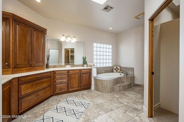 1898 Maverick Trail, Las Cruces, NM 88007