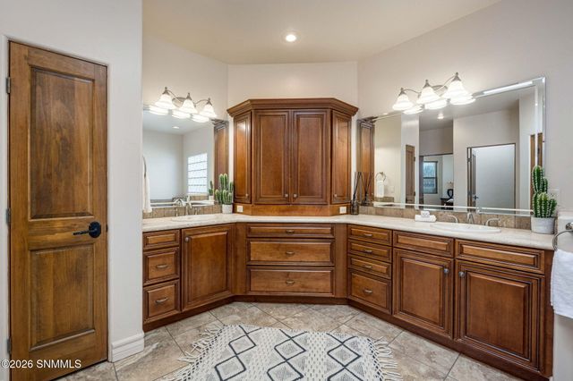 1898 Maverick Trail, Las Cruces, NM 88007