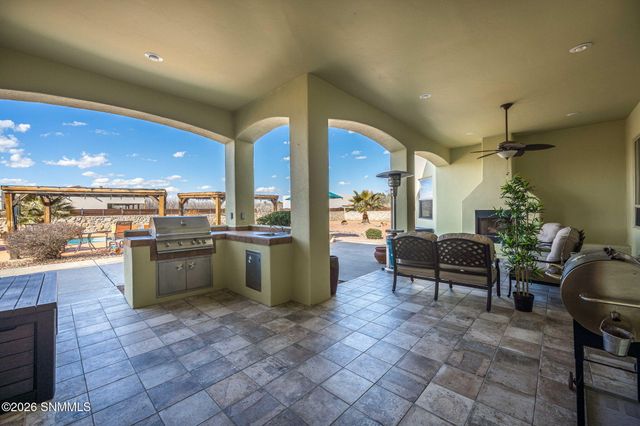 1898 Maverick Trail, Las Cruces, NM 88007