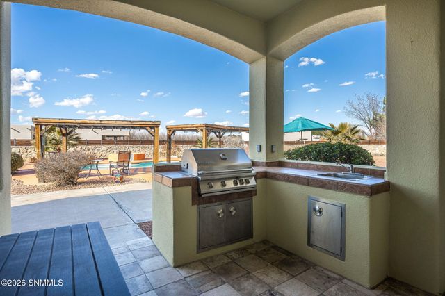 1898 Maverick Trail, Las Cruces, NM 88007