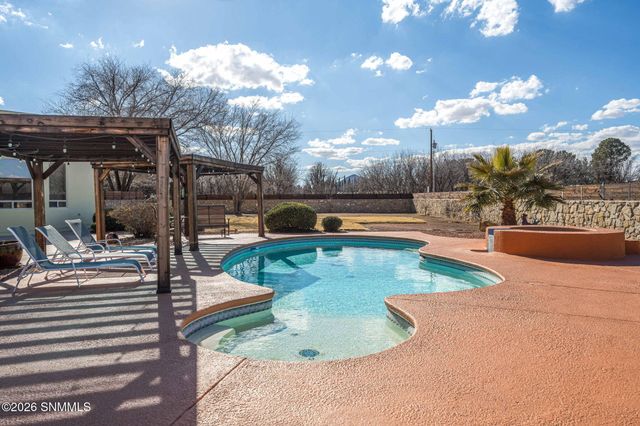 1898 Maverick Trail, Las Cruces, NM 88007
