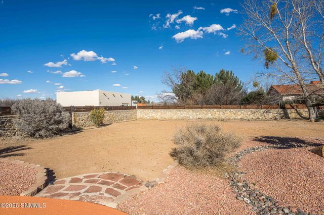 1898 Maverick Trail, Las Cruces, NM 88007