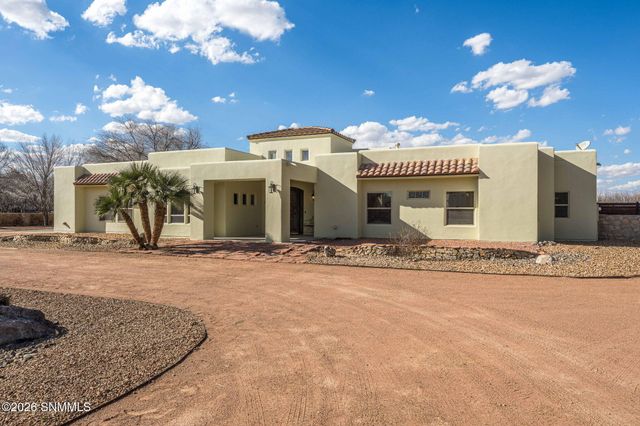 1898 Maverick Trail, Las Cruces, NM 88007