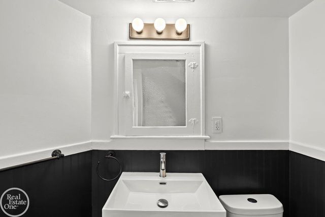 487 W Troy Street, Ferndale, MI 48220