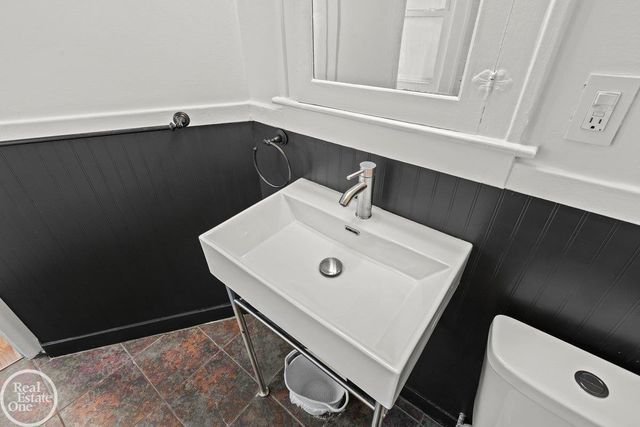 487 W Troy Street, Ferndale, MI 48220