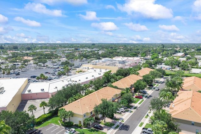 2410 Seminole Palms Dr, Green Acres, FL 33463