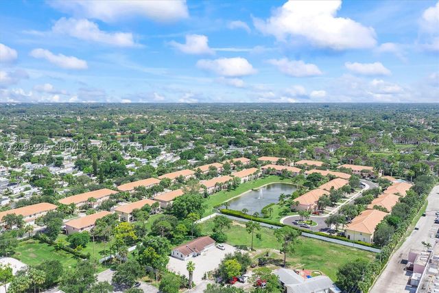 2410 Seminole Palms Dr, Green Acres, FL 33463