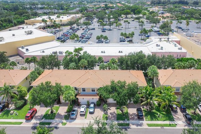 2410 Seminole Palms Dr, Green Acres, FL 33463