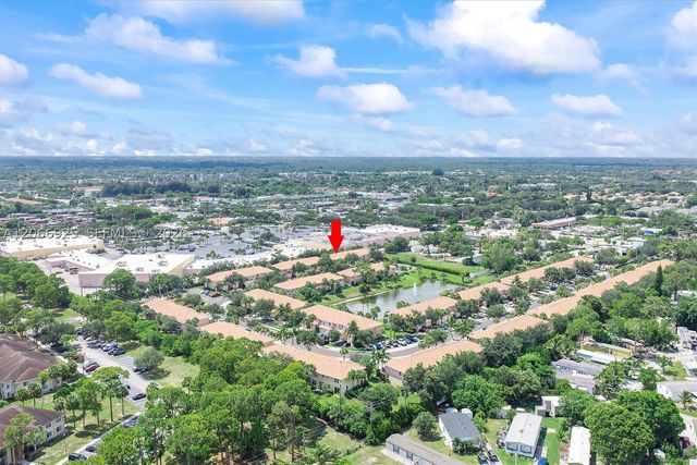 2410 Seminole Palms Dr, Green Acres, FL 33463