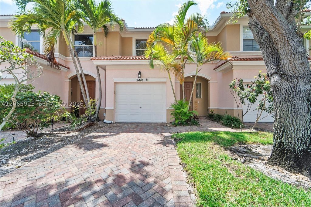 2410 Seminole Palms Dr, Green Acres, FL 33463